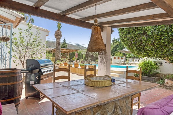 屋外ダイニングエリア