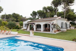 Pool - Villa 'La Paz' with Private Pool, Shared Terrace and Wi-Fi (El Tosalet)