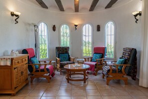 Interior - Villa 'La Paz' with Private Pool, Shared Terrace and Wi-Fi (El Tosalet)