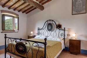 4 bedrooms, free WiFi, bed sheets
