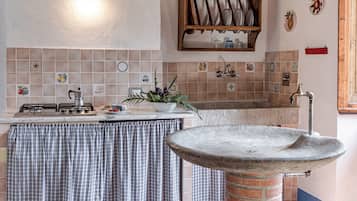 Frigorífico, horno, placa de cocina y tostadora