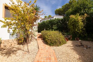 Property grounds - Villa 'Nichola' with Private Pool, Wi-Fi and Air Conditioning (Xàbia)