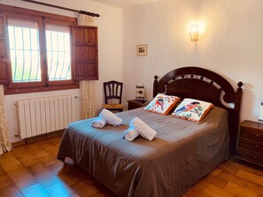 4 soverom, wi-fi (inkludert) og sengetøy