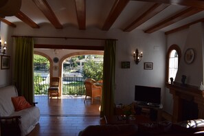 Interior - Villa 'Vicenta' with Private Pool, Wi-Fi and Air Conditioning (Jávea)