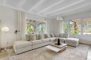 Fireplace - Villa 'Flores' with Private Pool, Wi-Fi and Air Conditioning (Jávea)