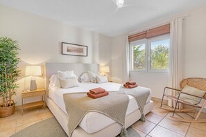 4 bedrooms, iron/ironing board, free WiFi, bed sheets - Villa 'Flores' with Private Pool, Wi-Fi and Air Conditioning (Jávea)