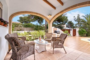 Outdoor dining - Villa 'Margarite' with Private Pool, Wi-Fi and Air Conditioning (Xàbia)