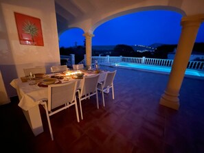 Outdoor dining - Villa 'La Gavina' with Mountain View, Wi-Fi and Air Conditioning (La Mandarina)