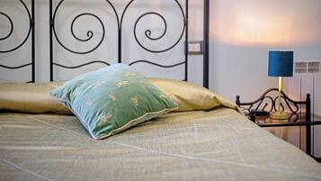 1 chambre, fer et planche Ă repasser, Wi-Fi gratuit, draps fournis