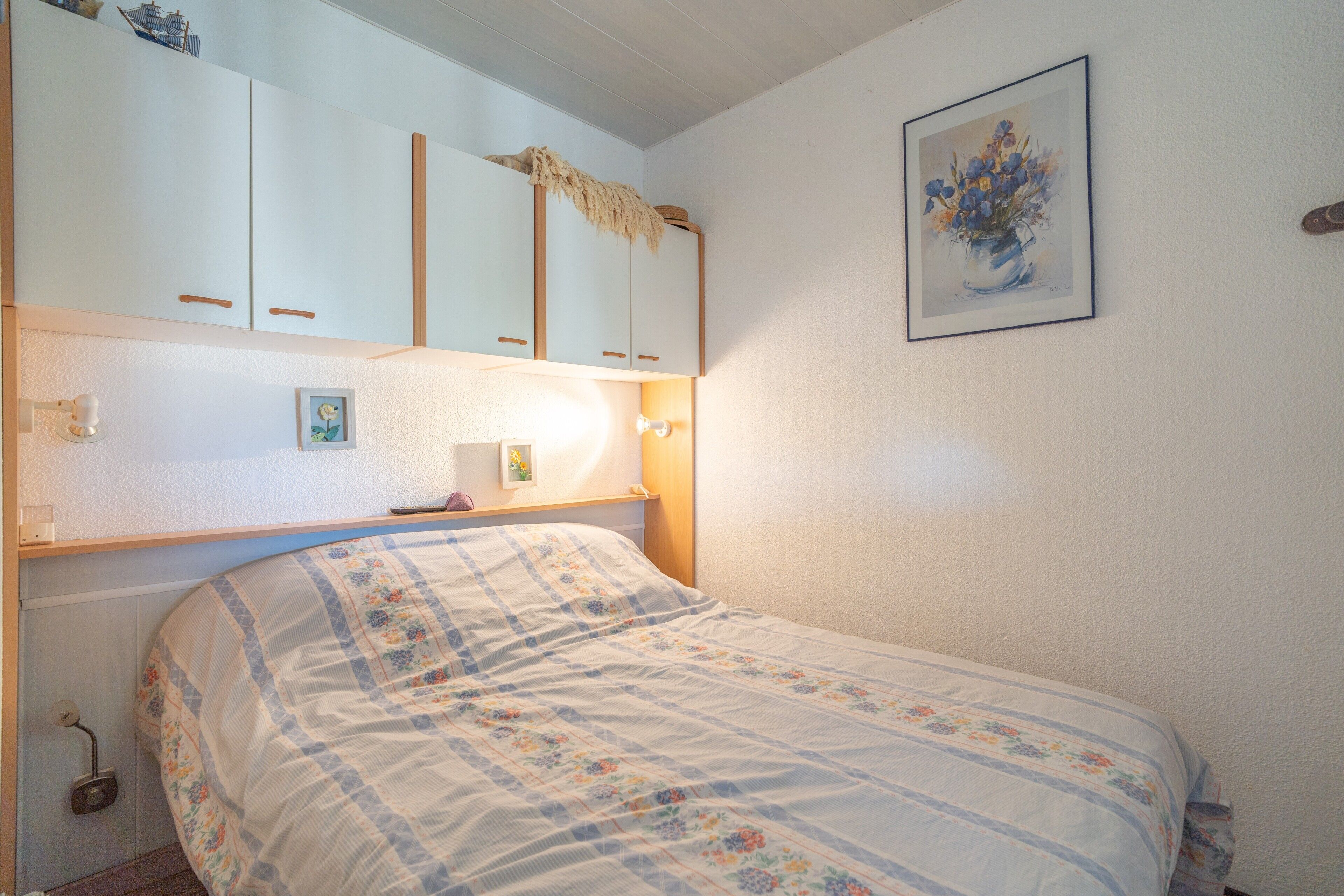 2 chambres, fer et planche à repasser