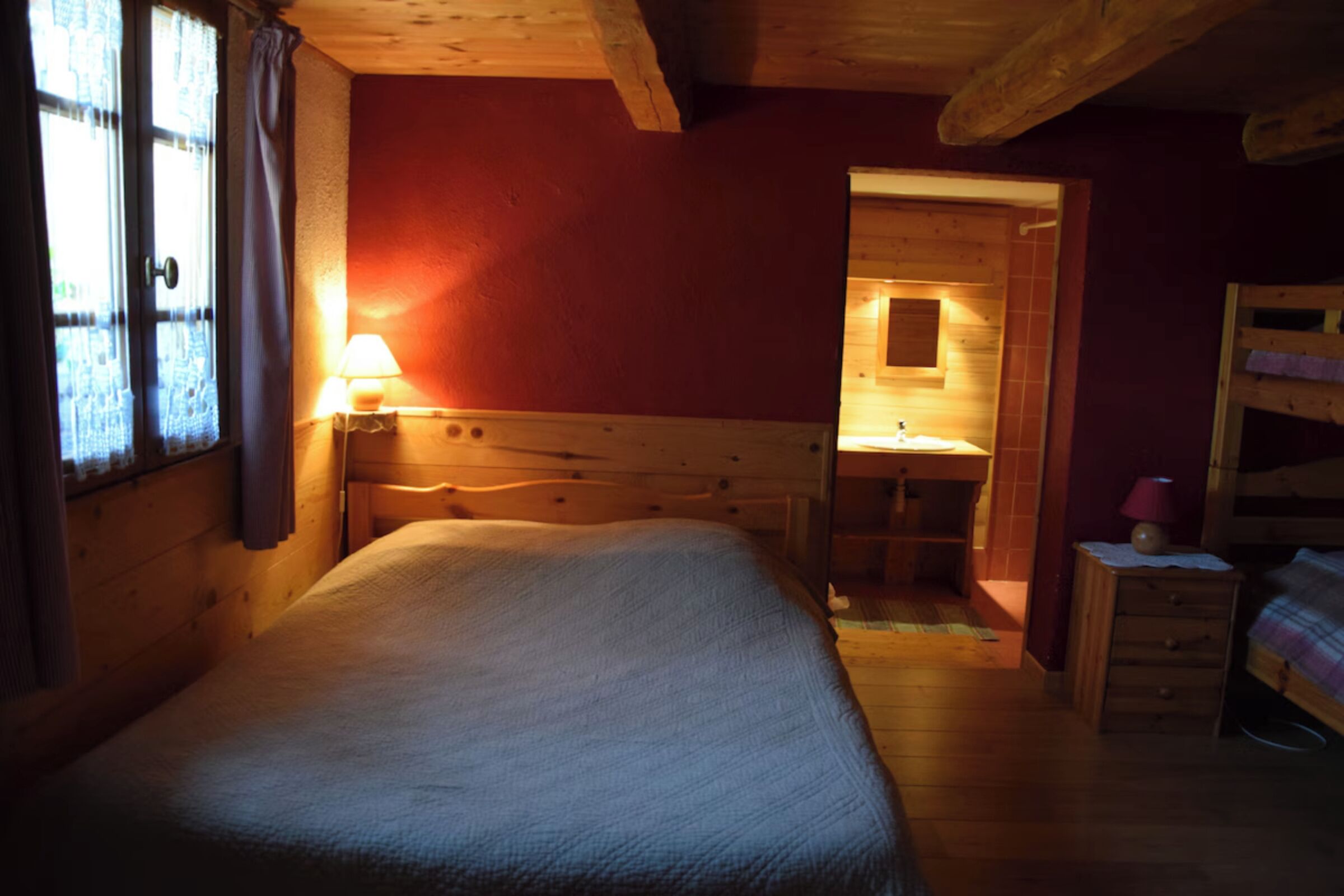 5 間睡房、免費 Wi-Fi