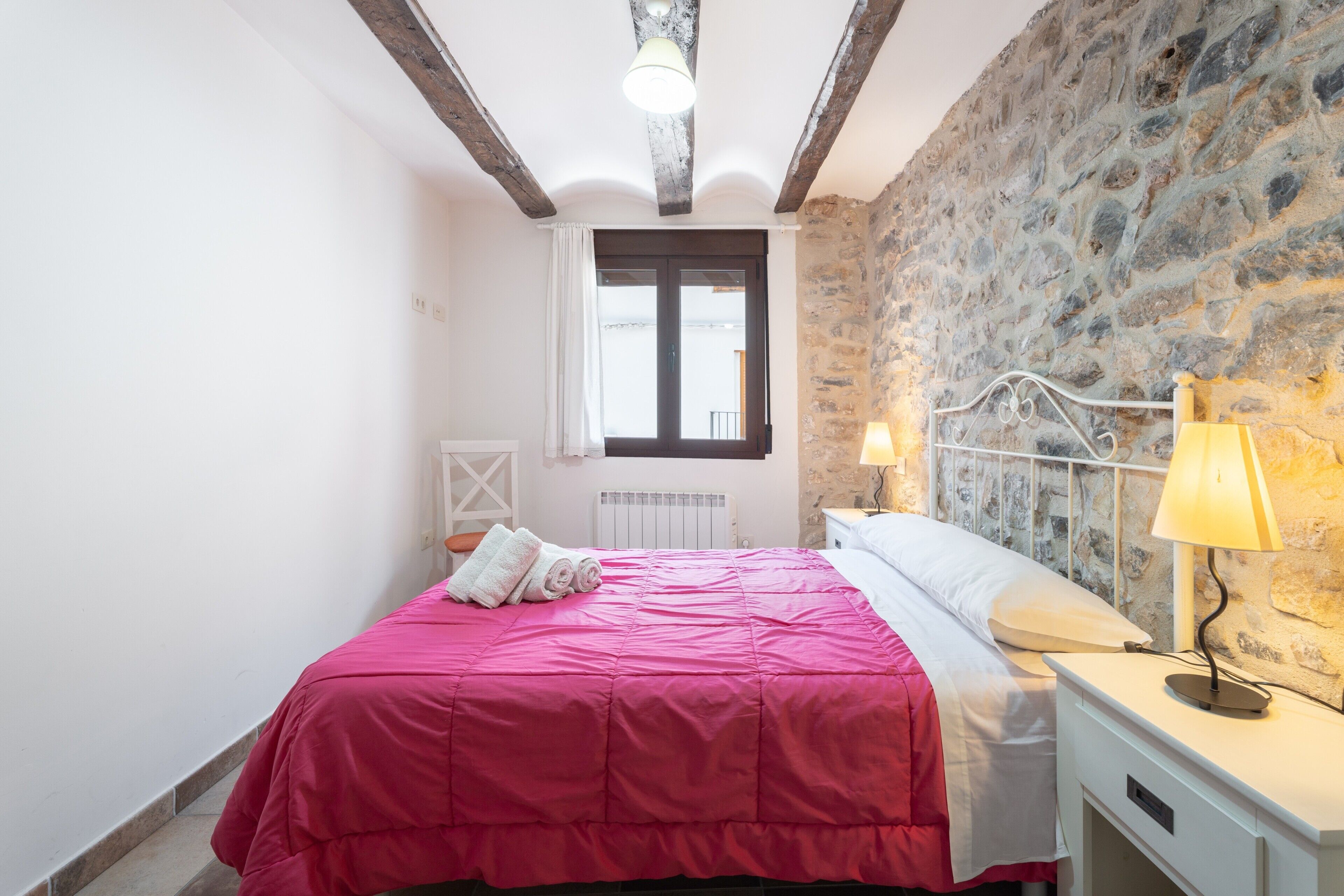 2 dormitoris, planxa i posts de planxar i wifi gratuïta 