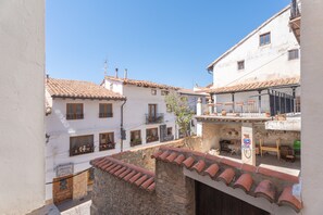 Property grounds - Apartment 'Casa El Cojo 2a' with Mountain View, Balcony and Wi-Fi (Alcalá de la Selva)