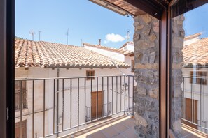 Interior - Apartment 'Casa El Cojo 2a' with Mountain View, Balcony and Wi-Fi (Alcalá de la Selva)
