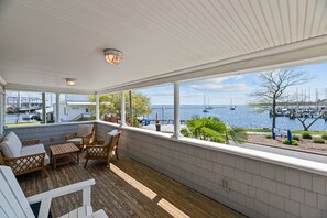 Terrace/patio - Water Street Cottage - Waterfront Destination (Oriental)