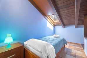 3 chambres, fer et planche à repasser, Wi-Fi gratuit, draps fournis