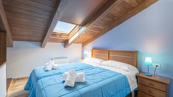 3 bedrooms, iron/ironing board, free WiFi, bed sheets