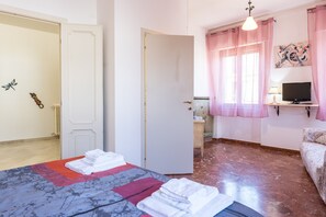 1 bedroom, free WiFi, bed sheets