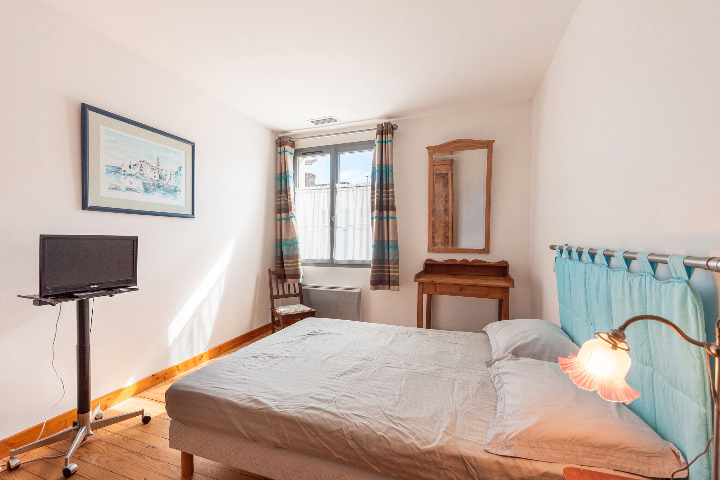 3 bedrooms, bed sheets