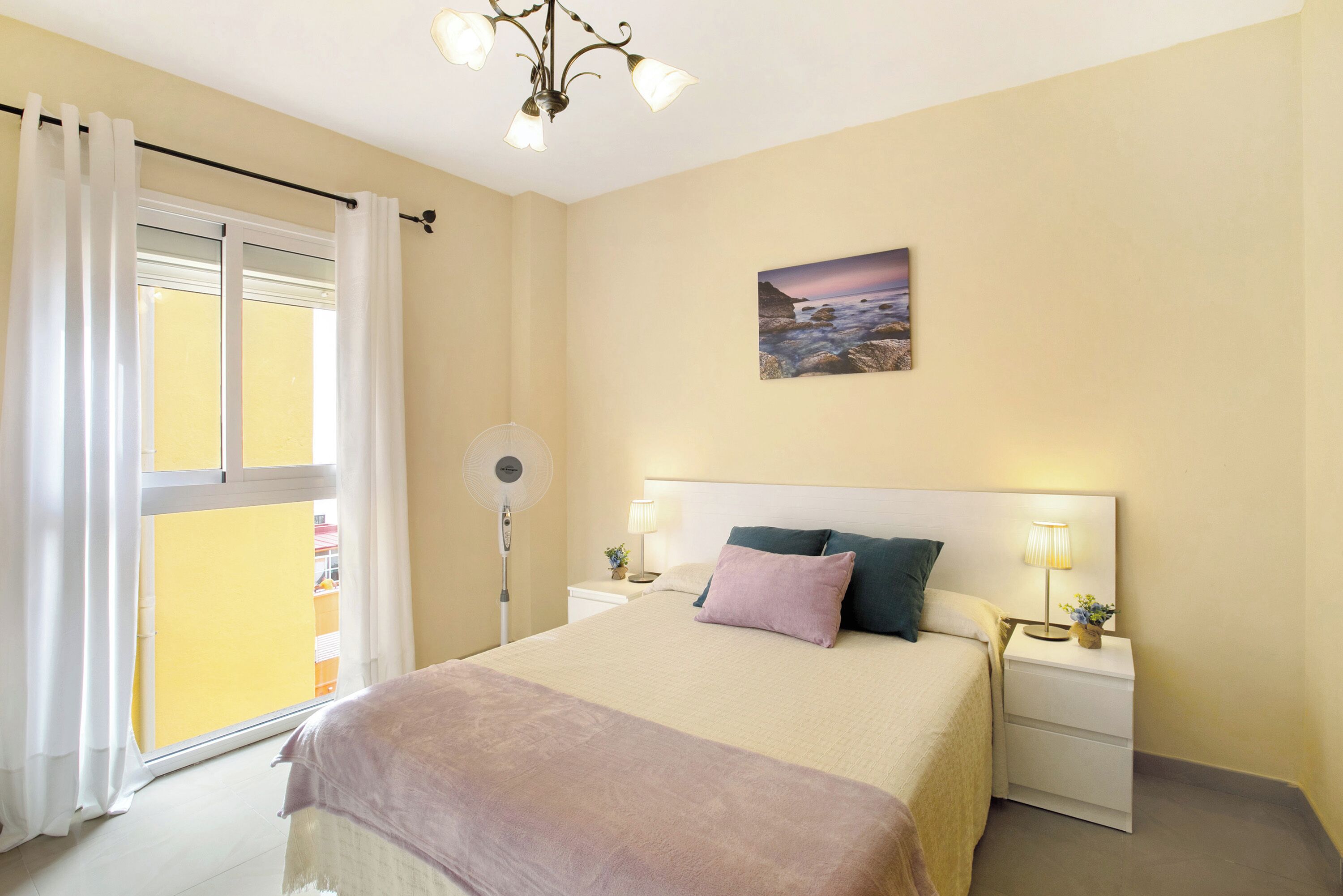 2 chambres, fer et planche à repasser, Wi-Fi gratuit, draps fournis