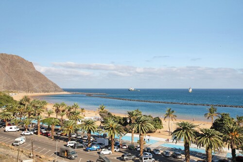 Vacation Apartment 'Leonor San Andrés' with Sea View and Wi-Fi