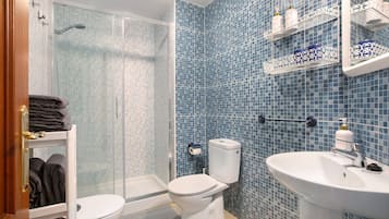 Dusch, hårtork och handdukar