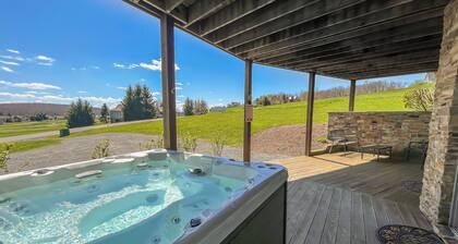 Pet friendly! Free golf and lake access! All new furnishings!