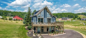 Pets welcome! Free golf + lake access! Pickle Ball