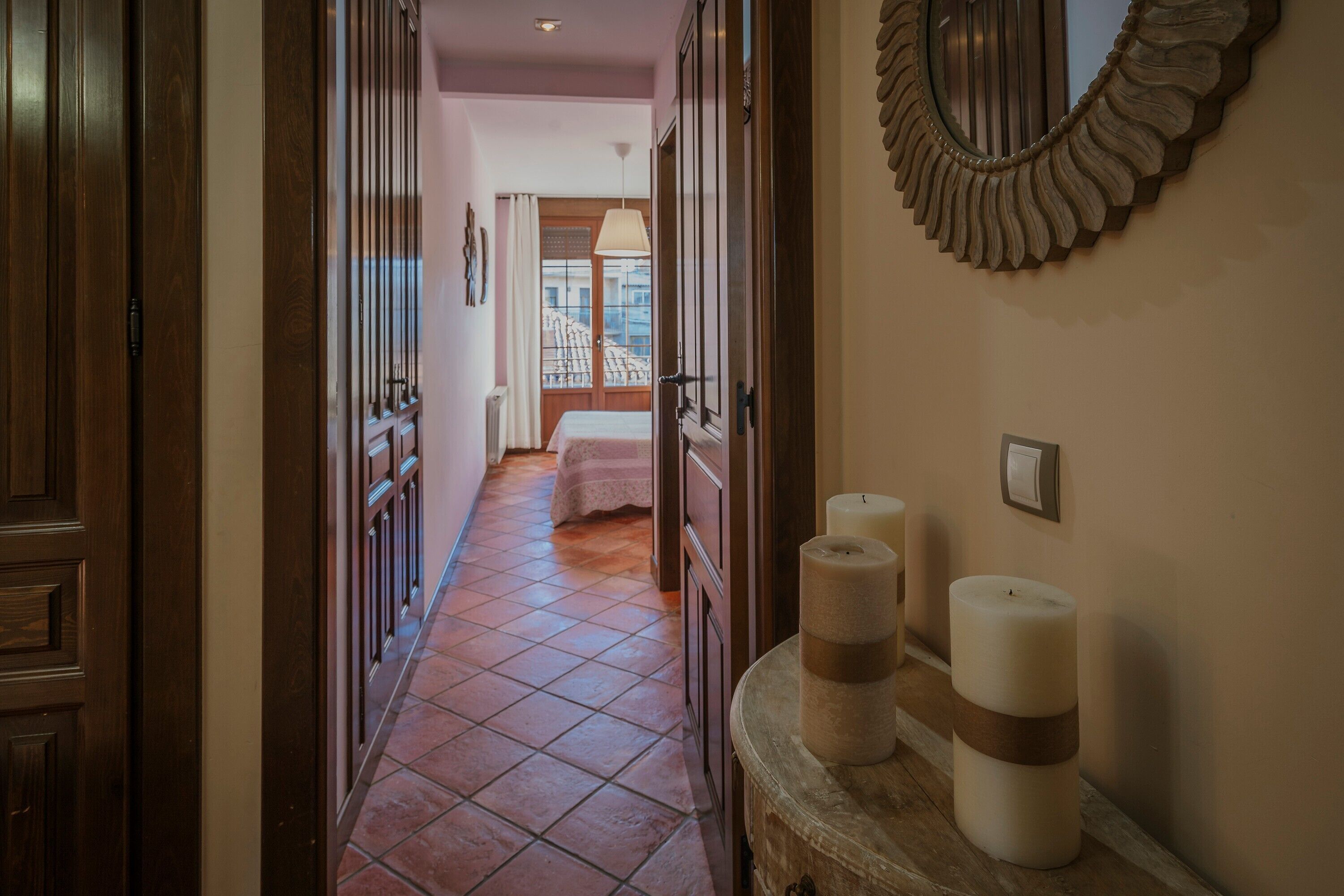 4 slaapkamers, een strijkplank/strijkijzer, gratis wifi, beddengoed