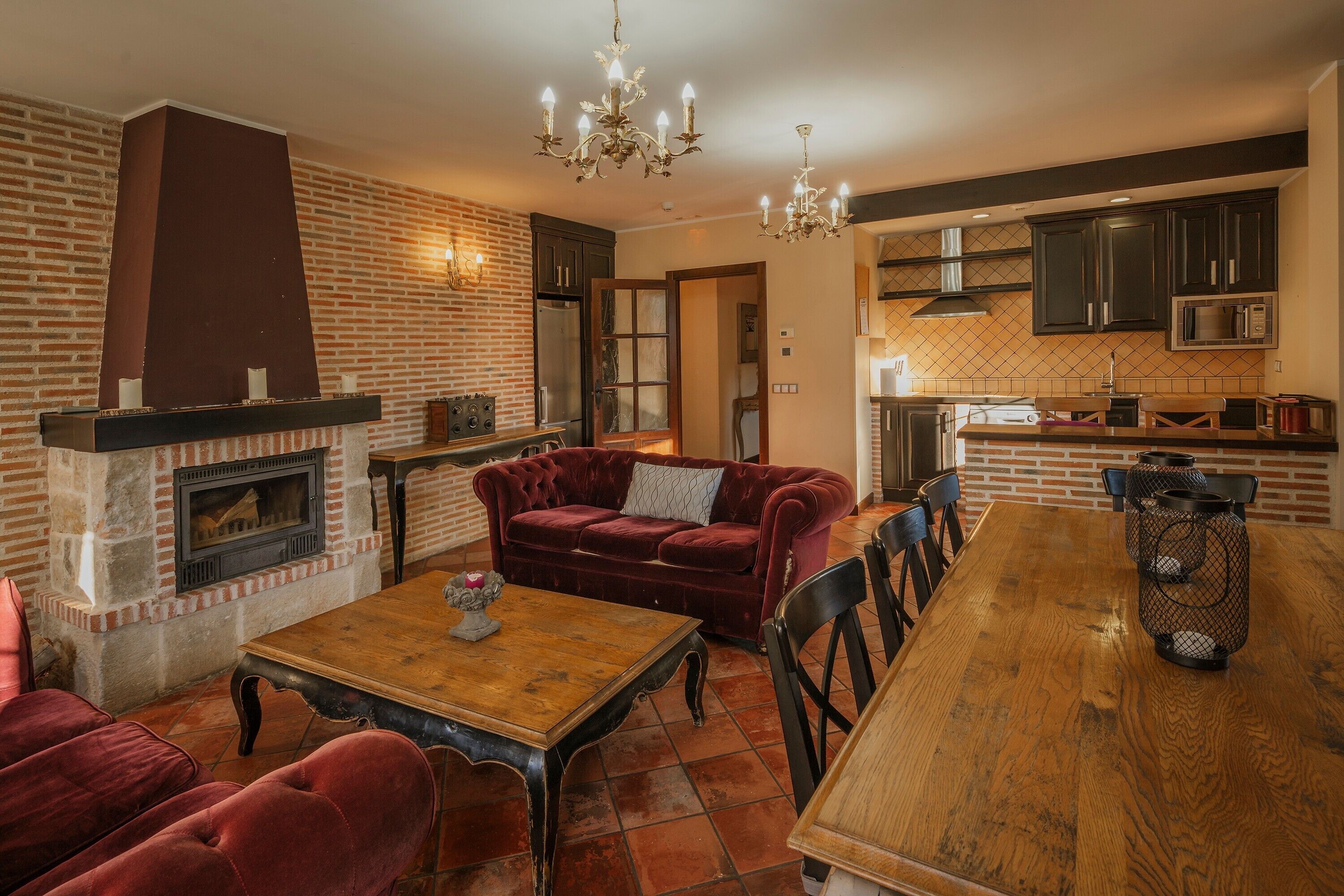 Televisión, chimenea y tenis de mesa 