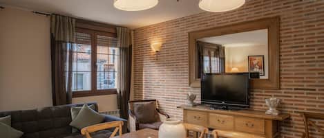 TV, fireplace, table tennis