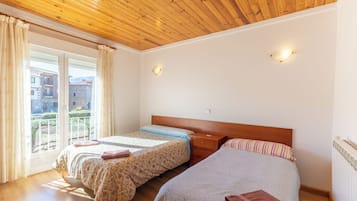 17 chambres, fer et planche Ă  repasser, Wi-Fi gratuit, draps fournis
