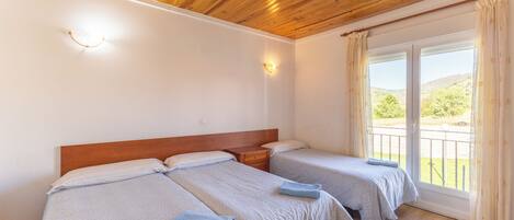 17 makuuhuonetta, silitysrauta/-lauta, ilmainen Wi-Fi, vuodevaatteet