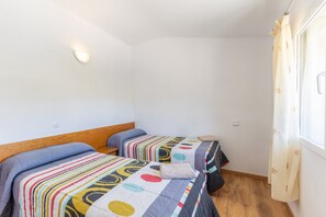 8 chambres, accès au Wi-Fi (inclus), literie fournie