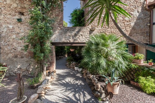 Chambre d'hôtes 'Oranger Chambre Double Vue Jardin' avec jardin partagé, Wi-Fi et climatisation