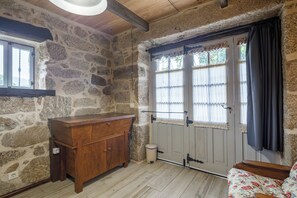 Interior - Apartment 'A Vilamide' with Mountain View (Parada de achas)