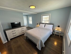 3 chambres, fer et planche à repasser, Wi-Fi, draps fournis