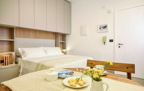 Fer et planche à repasser, Wi-Fi gratuit, draps fournis