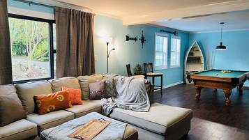 Smart TV, tenis de mesa y libros
