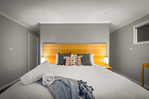 2 habitaciones, tabla de planchar con plancha, wifi y ropa de cama 