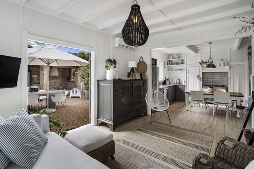 French Cottage by Waiheke Pure - Character filled home, private outdoor terrace, centrally located