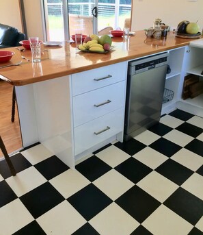 Interior - Tranquil, 3 bedroom cottage set on an organic tropical fruit farm! (Mission Beach)