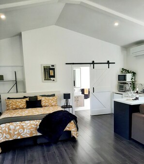 1 makuuhuone, silitysrauta/-lauta, ilmainen Wi-Fi, vuodevaatteet