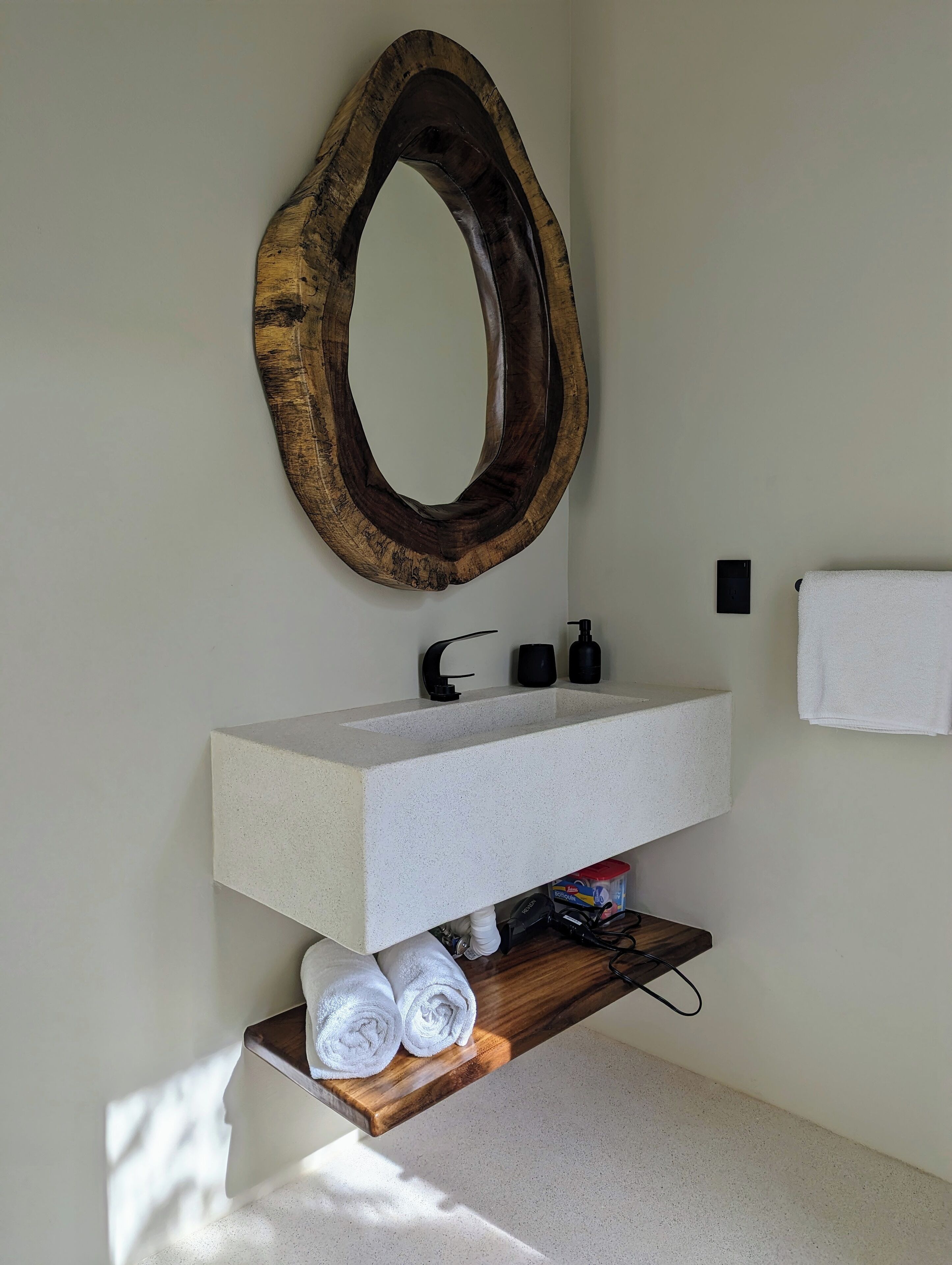 ALMA | 浴室 | 淋浴設備、免費盥洗用品、吹風機、毛巾