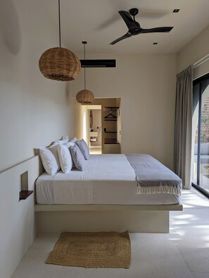 ALMA | 1 bedroom, in-room safe, desk, laptop workspace