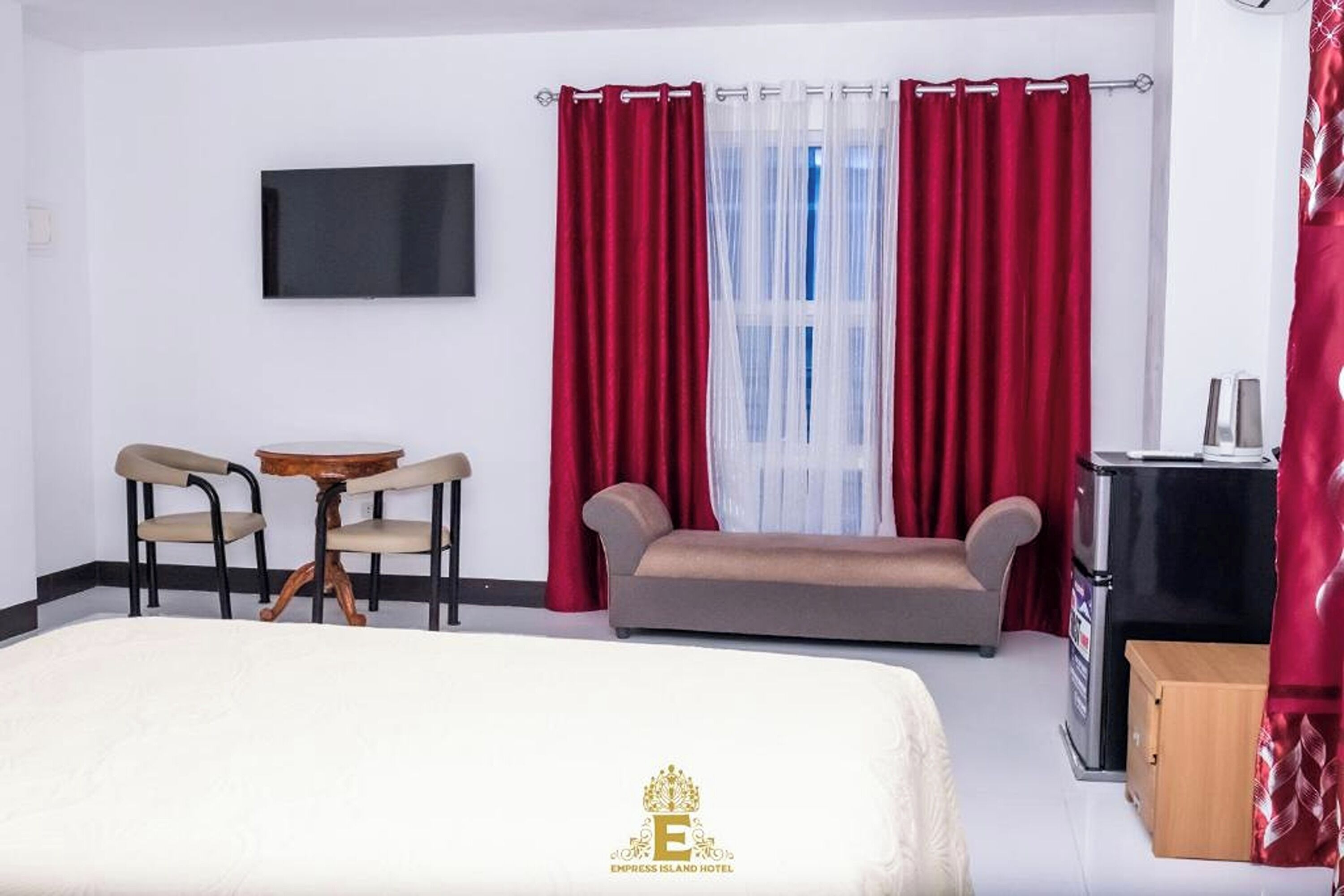 Free WiFi, bed sheets, wheelchair access