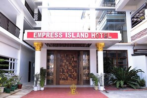 Mặt tiền nơi lưu trú