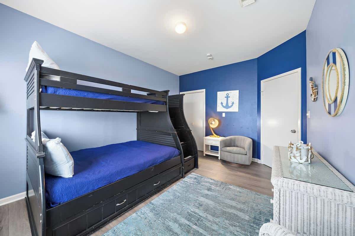 6 habitaciones, tabla de planchar con plancha, cuna de viaje y wifi 