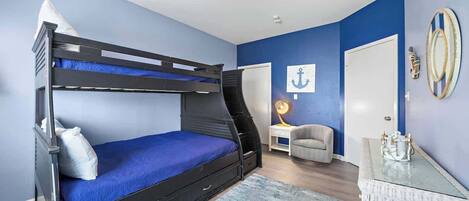 6 habitaciones, tabla de planchar con plancha, cuna de viaje y wifi