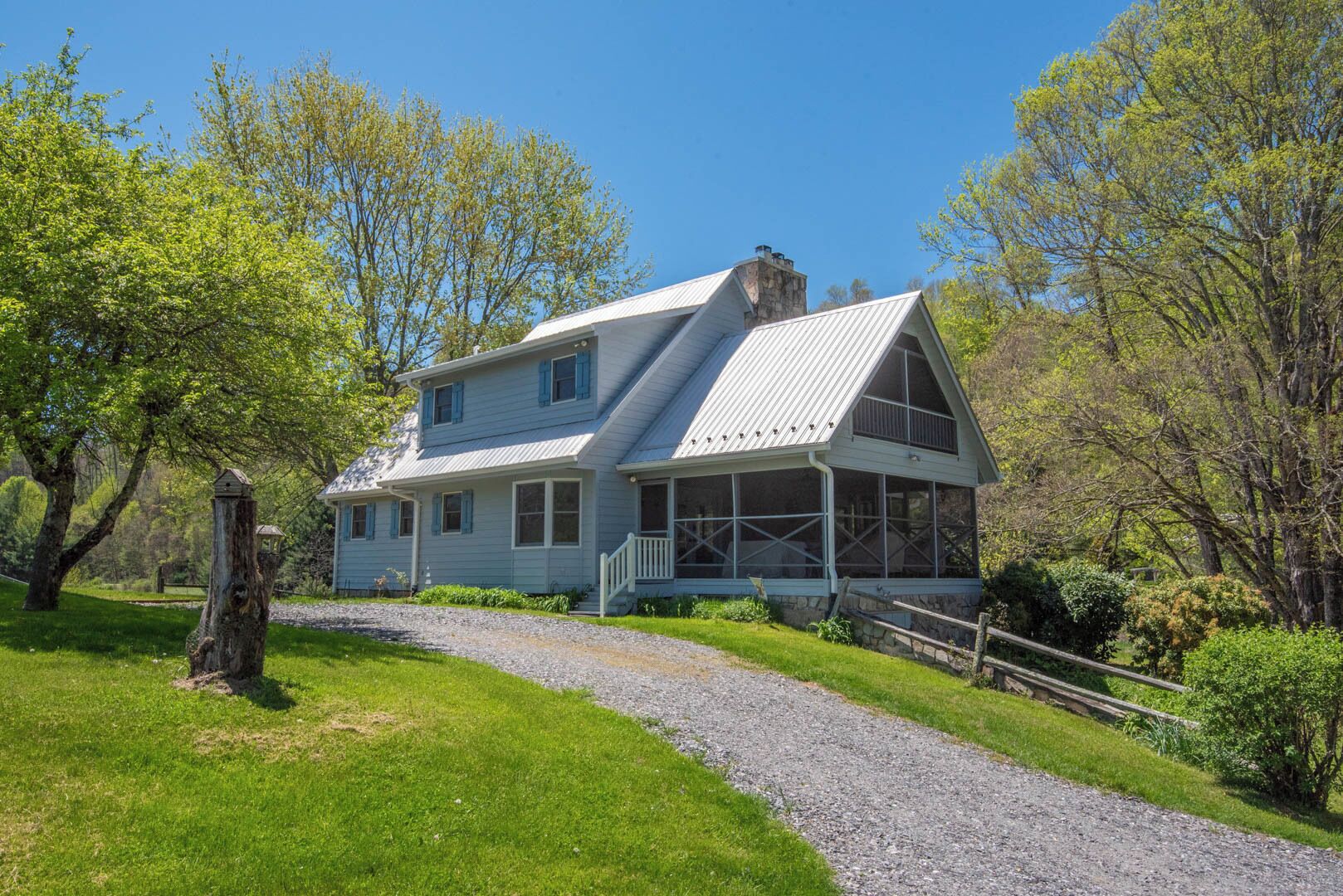 New River Mountain Getaway - Fire Pit - Gas Fireplace - Minutes to West Jefferson